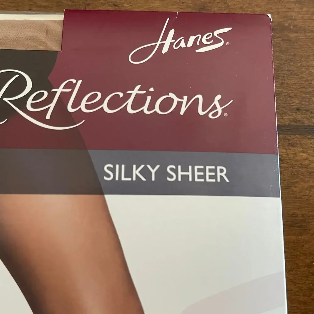 Hanes Silk Reflections Pantyhose‎ Silky Sheer Size: AB, Color:  Brown C-8